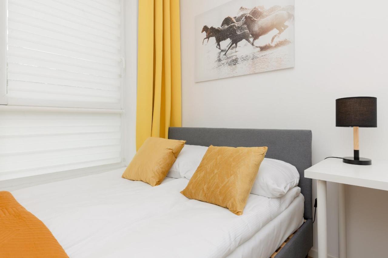 Apartment With Ac Warsaw Mokotow Business Centre By Noclegi Renters Екстериор снимка