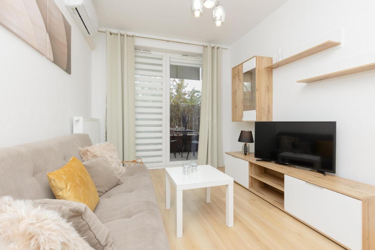 Apartment With Ac Warsaw Mokotow Business Centre By Noclegi Renters Екстериор снимка