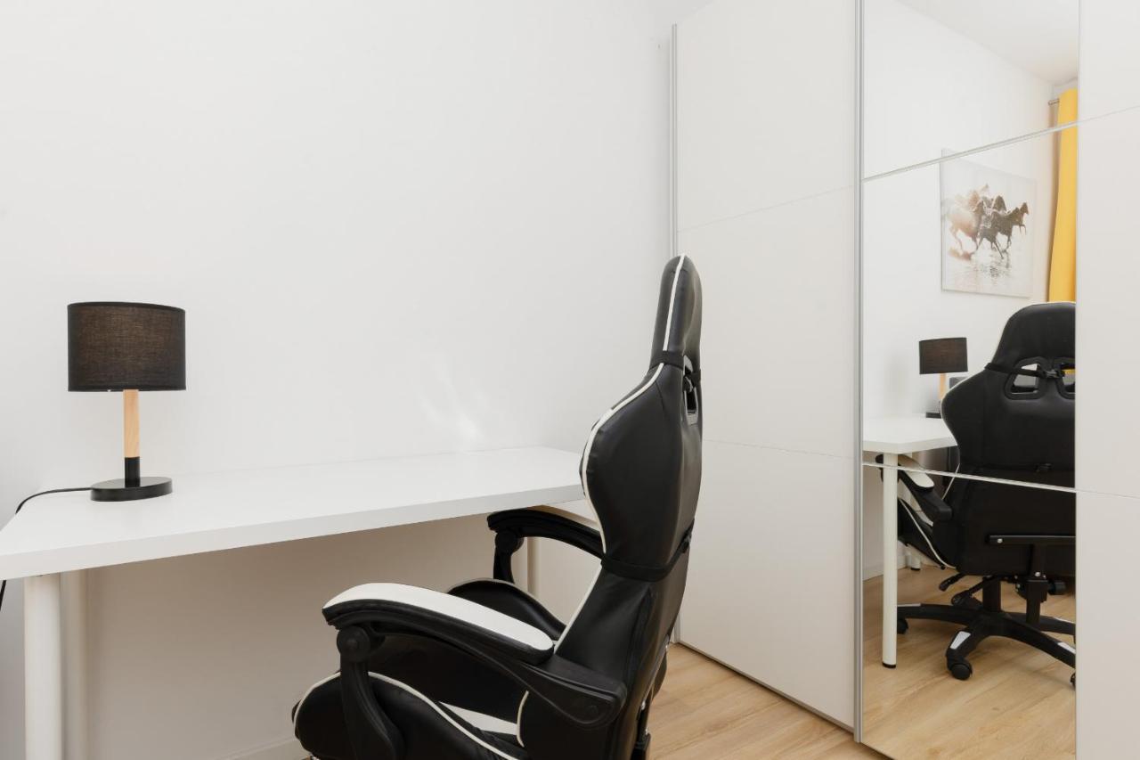 Apartment With Ac Warsaw Mokotow Business Centre By Noclegi Renters Екстериор снимка